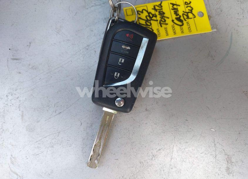 Photo 11 of 2018 Toyota Camry SE (VIN 4T1B11HK6JU587036)