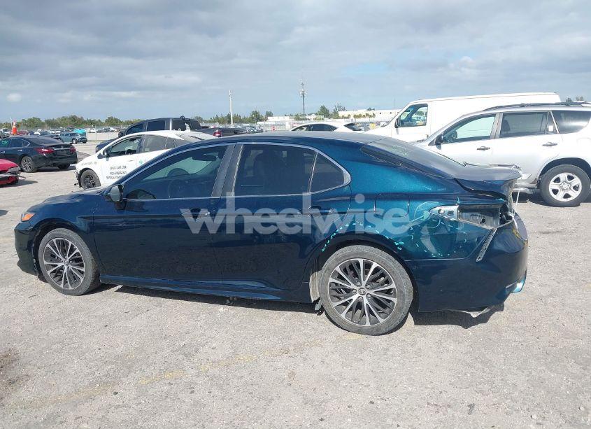 Photo 15 of 2018 Toyota Camry SE (VIN 4T1B11HK6JU587036)