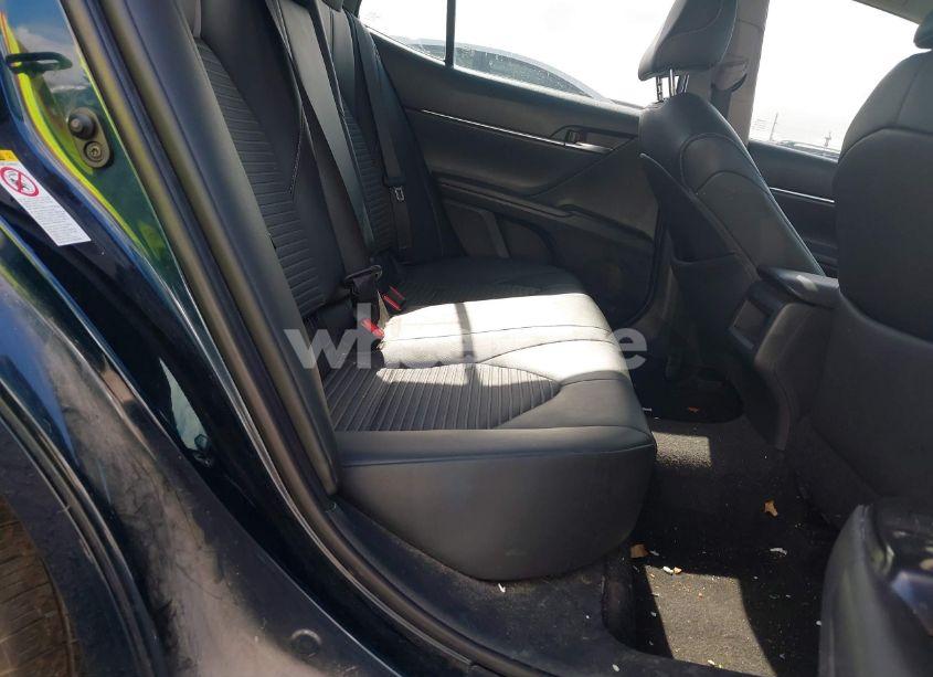 Photo 8 of 2018 Toyota Camry SE (VIN 4T1B11HK6JU587036)