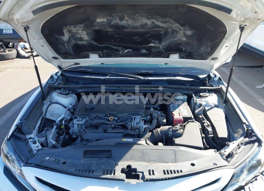 Photo 10 of 2018 Toyota Camry SE (VIN 4T1B11HK6JU591099)