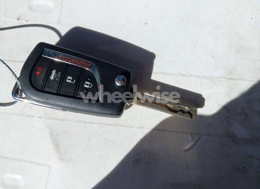 Photo 11 of 2018 Toyota Camry SE (VIN 4T1B11HK6JU591099)