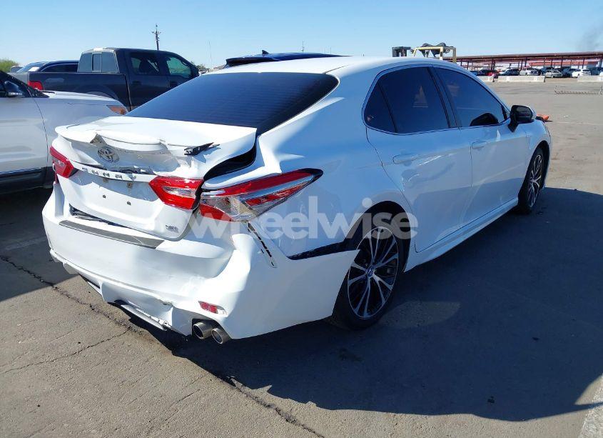 Photo 4 of 2018 Toyota Camry SE (VIN 4T1B11HK6JU591099)