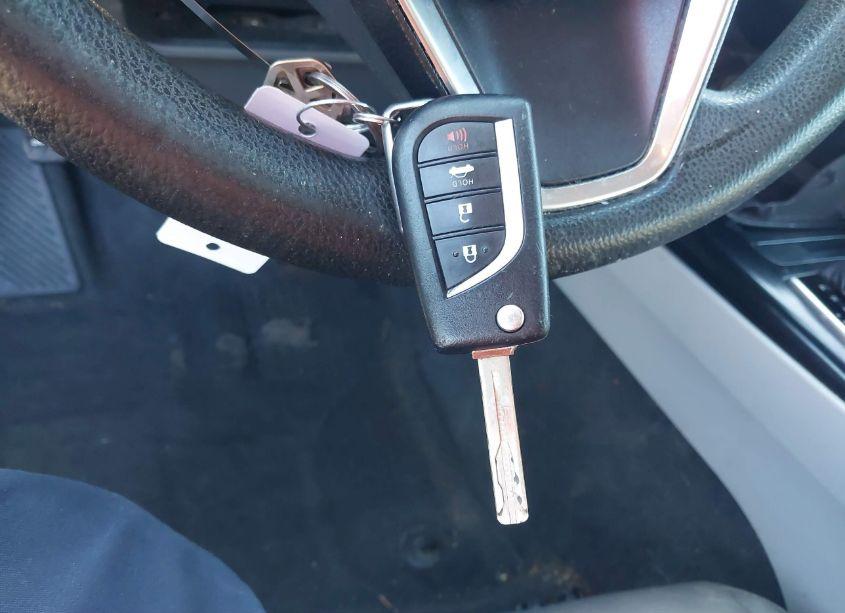 Photo 11 of 2018 Toyota Camry LE (VIN 4T1B11HK6JU591880)