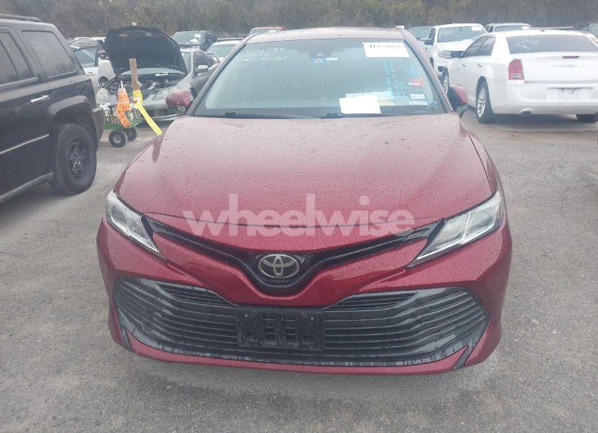 Photo 12 of 2018 Toyota Camry LE (VIN 4T1B11HK6JU603011)
