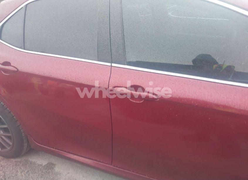 Photo 13 of 2018 Toyota Camry LE (VIN 4T1B11HK6JU603011)