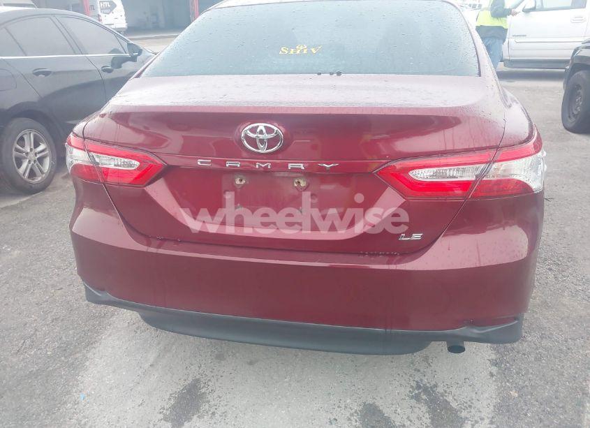 Photo 16 of 2018 Toyota Camry LE (VIN 4T1B11HK6JU603011)