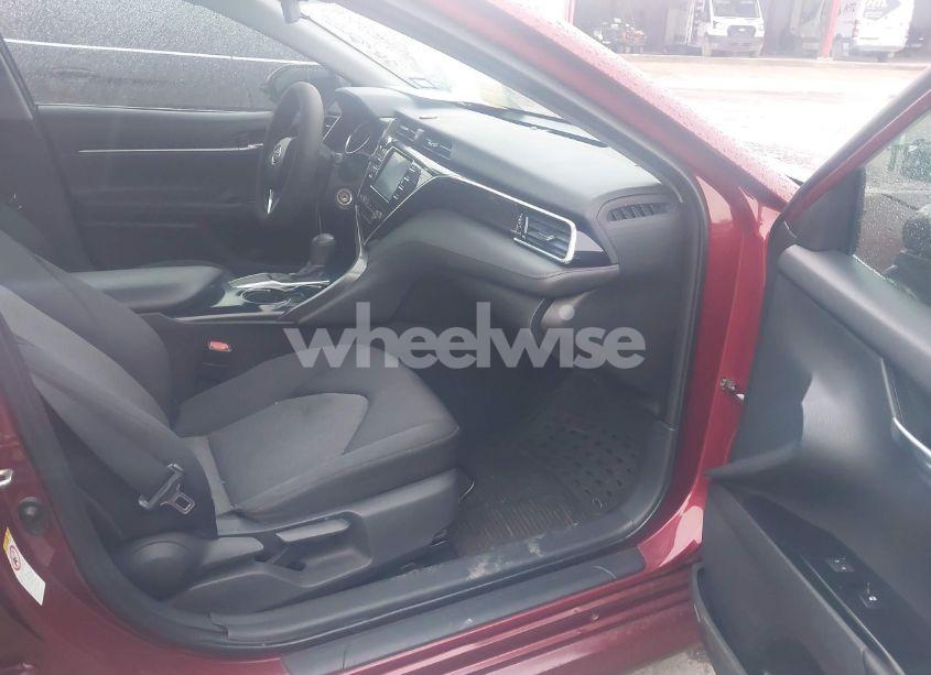 Photo 5 of 2018 Toyota Camry LE (VIN 4T1B11HK6JU603011)