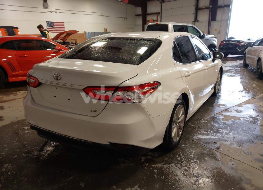 Photo 4 of 2018 Toyota Camry LE (VIN 4T1B11HK6JU612629)