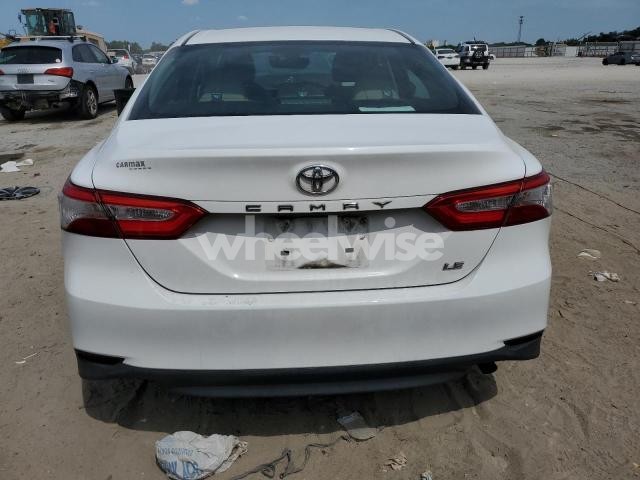 Photo 12 of 2018 TOYOTA CAMRY L (VIN 4T1B11HK6JU619824)