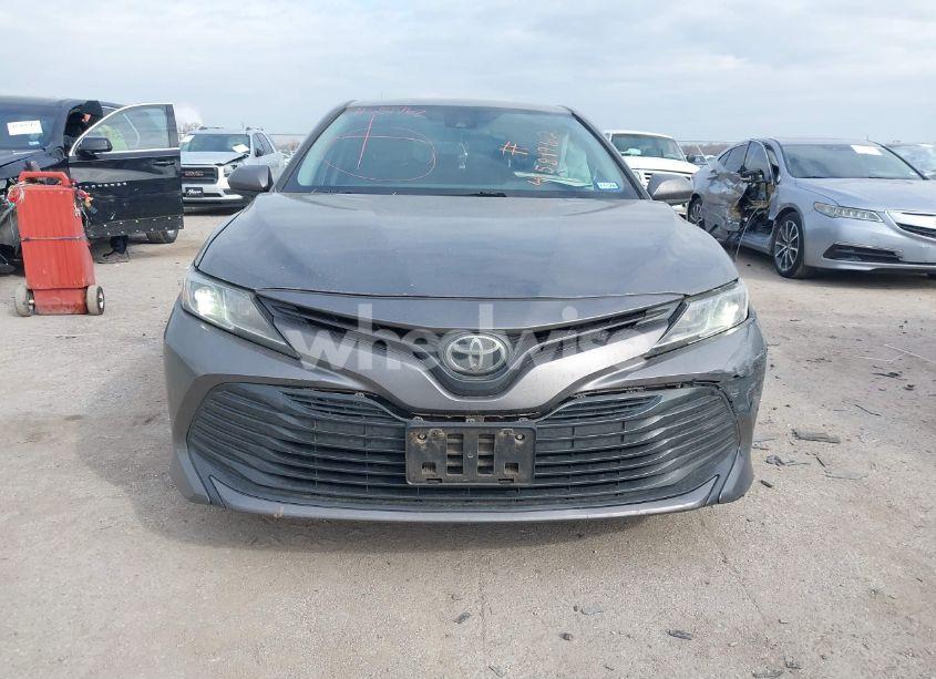 Photo 12 of 2018 Toyota Camry LE (VIN 4T1B11HK6JU628684)