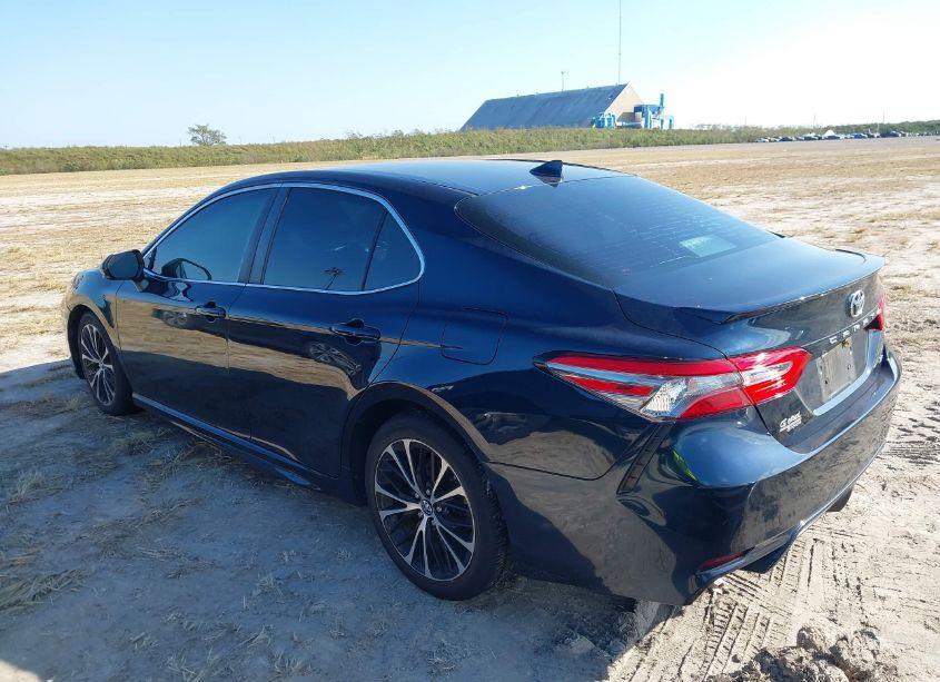 Photo 3 of 2018 Toyota Camry SE (VIN 4T1B11HK6JU640172)