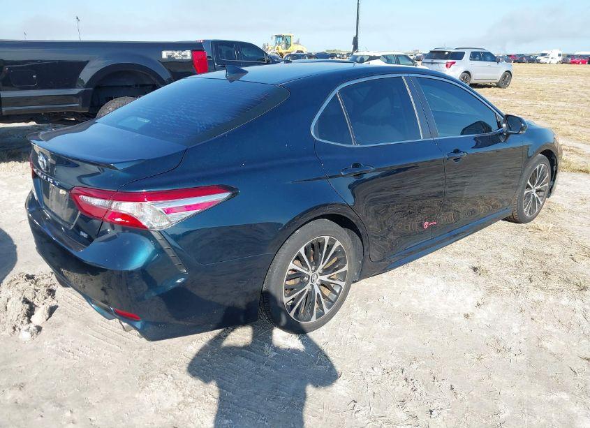 Photo 4 of 2018 Toyota Camry SE (VIN 4T1B11HK6JU640172)