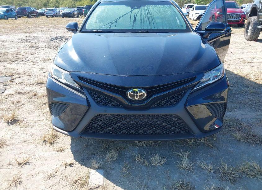 Photo 6 of 2018 Toyota Camry SE (VIN 4T1B11HK6JU640172)