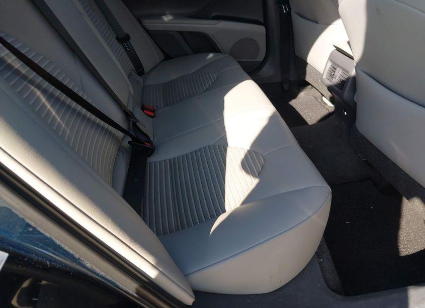 Photo 8 of 2018 Toyota Camry SE (VIN 4T1B11HK6JU640172)