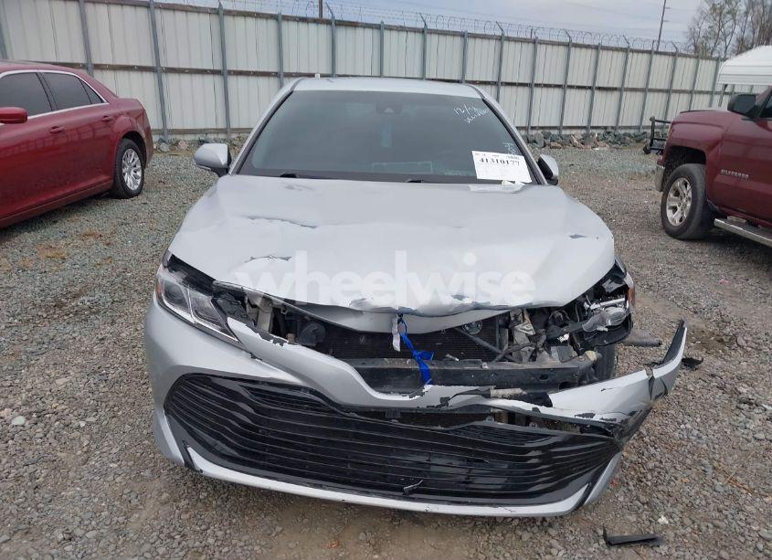 Photo 12 of 2018 Toyota Camry SE (VIN 4T1B11HK6JU644304)