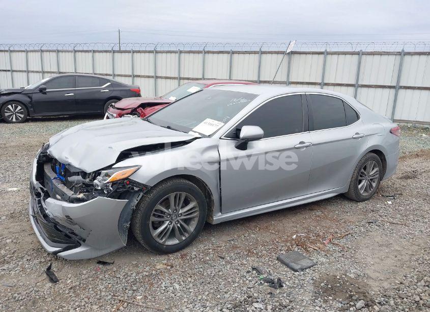 Photo 14 of 2018 Toyota Camry SE (VIN 4T1B11HK6JU644304)