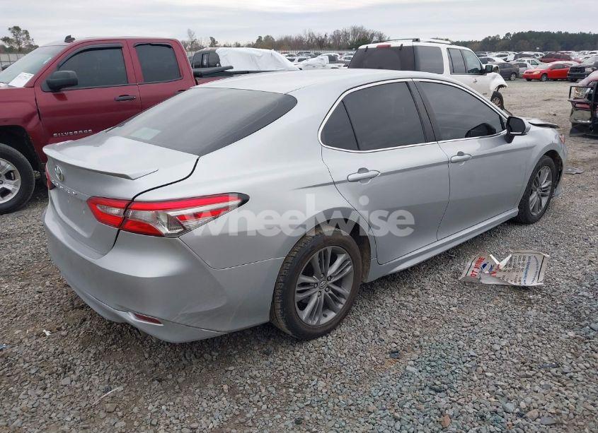 Photo 4 of 2018 Toyota Camry SE (VIN 4T1B11HK6JU644304)
