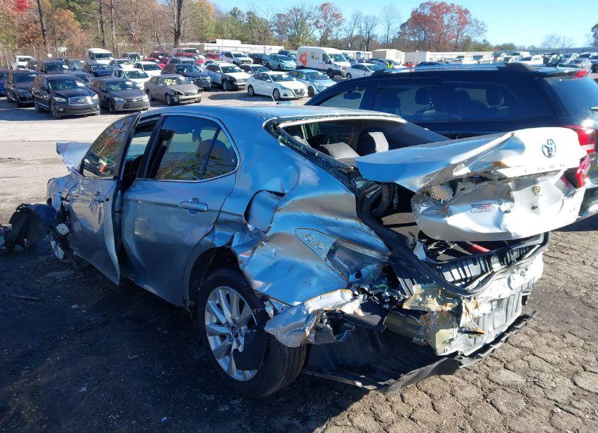 Photo 3 of 2018 Toyota Camry LE (VIN 4T1B11HK6JU650331)