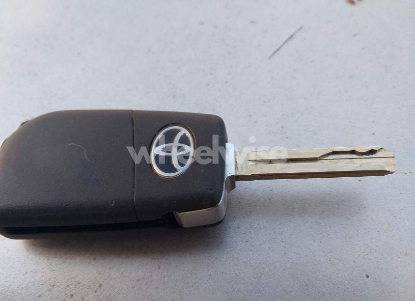 Photo 11 of 2018 Toyota Camry SE (VIN 4T1B11HK6JU660356)