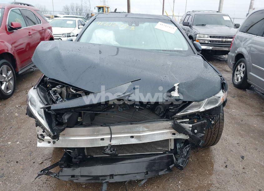 Photo 13 of 2018 Toyota Camry SE (VIN 4T1B11HK6JU660356)