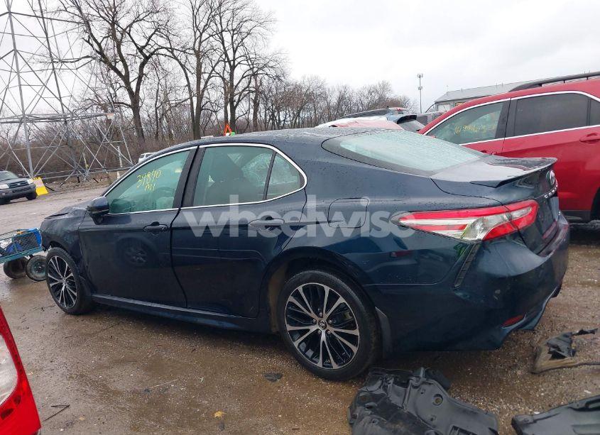 Photo 15 of 2018 Toyota Camry SE (VIN 4T1B11HK6JU660356)