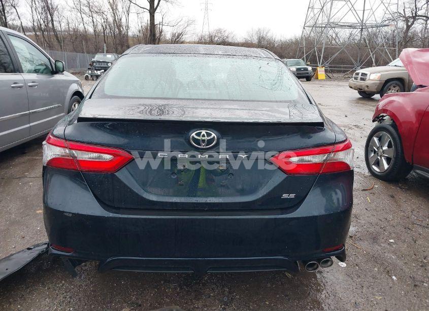 Photo 17 of 2018 Toyota Camry SE (VIN 4T1B11HK6JU660356)