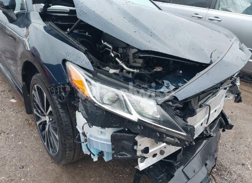 Photo 18 of 2018 Toyota Camry SE (VIN 4T1B11HK6JU660356)