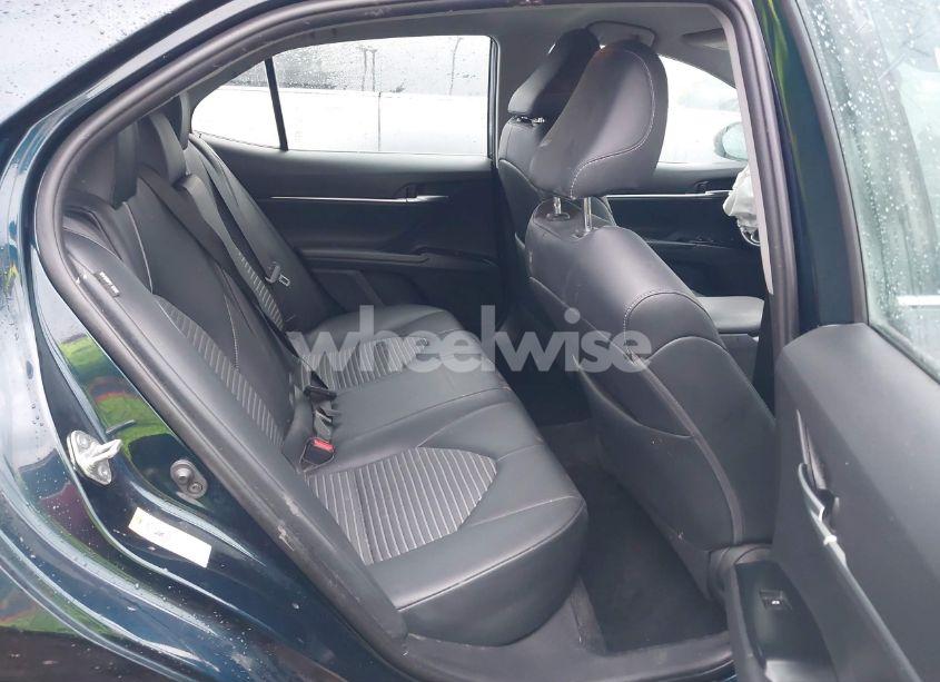 Photo 8 of 2018 Toyota Camry SE (VIN 4T1B11HK6JU660356)