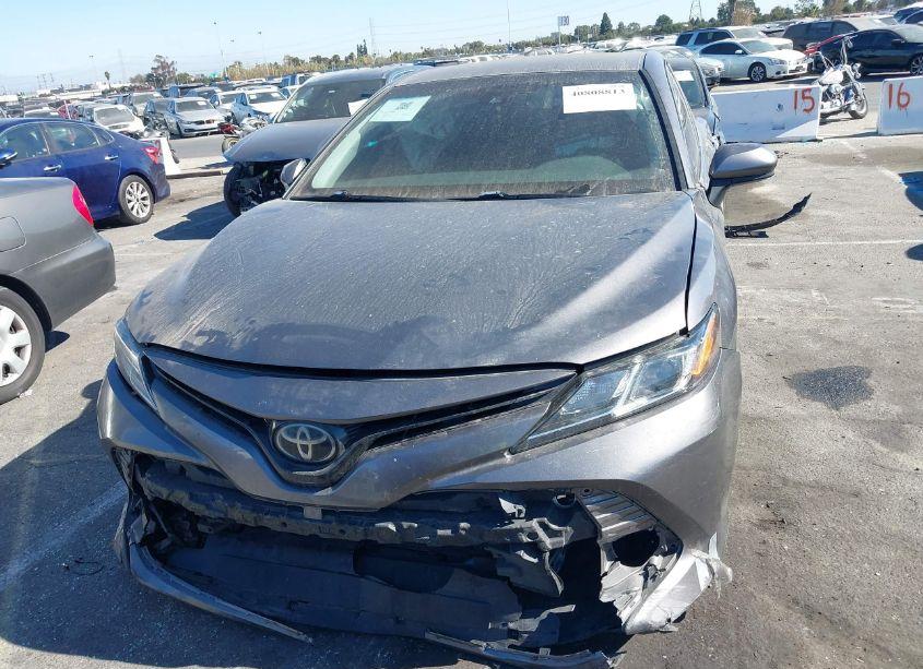Photo 12 of 2018 Toyota Camry LE (VIN 4T1B11HK6JU667789)
