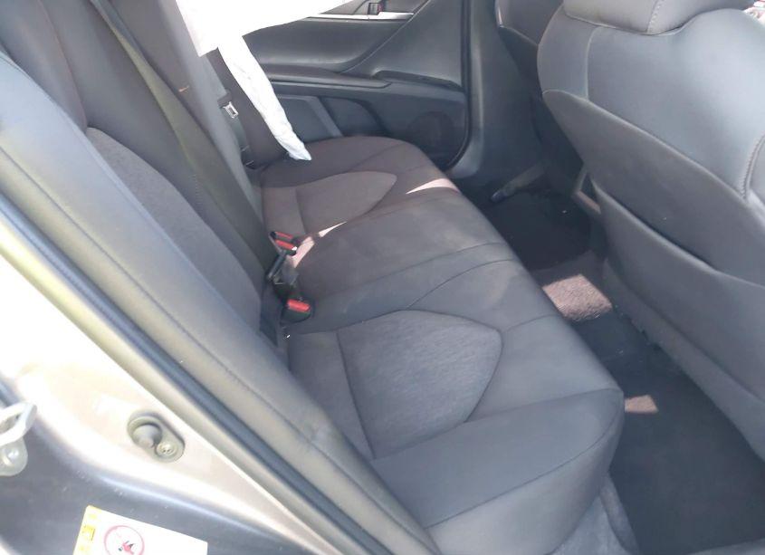 Photo 8 of 2018 Toyota Camry LE (VIN 4T1B11HK6JU667789)