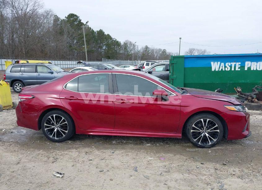Photo 13 of 2018 Toyota Camry SE (VIN 4T1B11HK6JU669056)