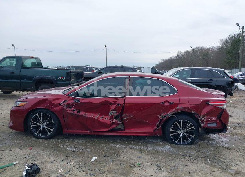 Photo 14 of 2018 Toyota Camry SE (VIN 4T1B11HK6JU669056)