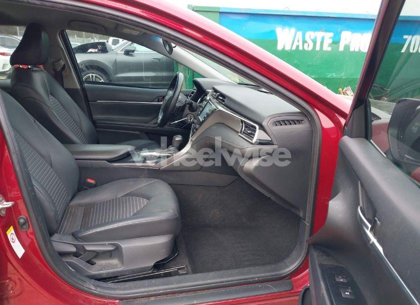 Photo 5 of 2018 Toyota Camry SE (VIN 4T1B11HK6JU669056)