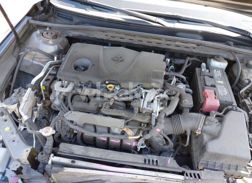 Photo 10 of 2018 Toyota Camry LE (VIN 4T1B11HK6JU670529)