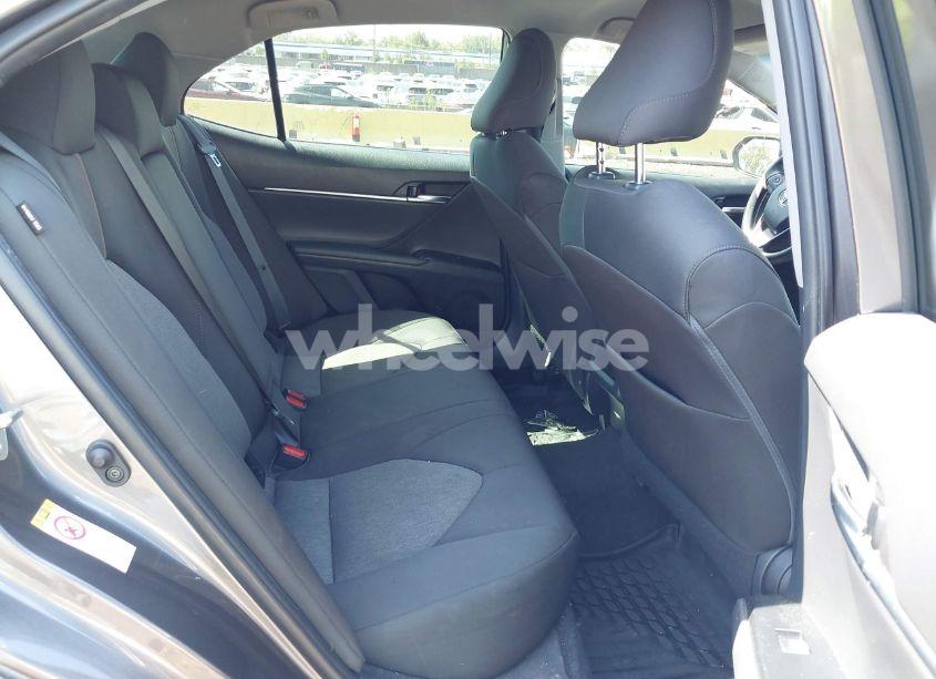 Photo 8 of 2018 Toyota Camry LE (VIN 4T1B11HK6JU670529)