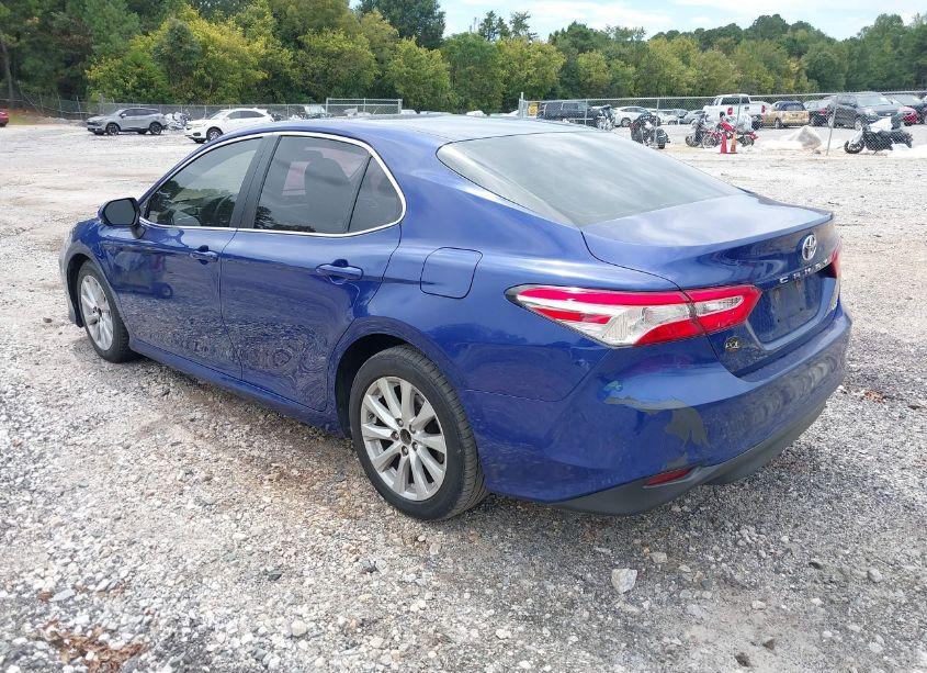 Photo 3 of 2018 Toyota Camry LE (VIN 4T1B11HK6JU675651)
