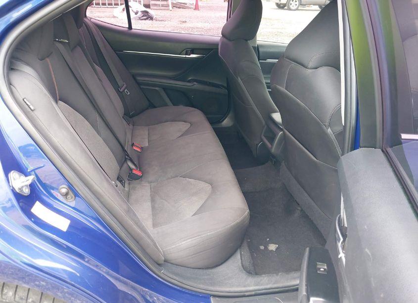 Photo 8 of 2018 Toyota Camry LE (VIN 4T1B11HK6JU675651)