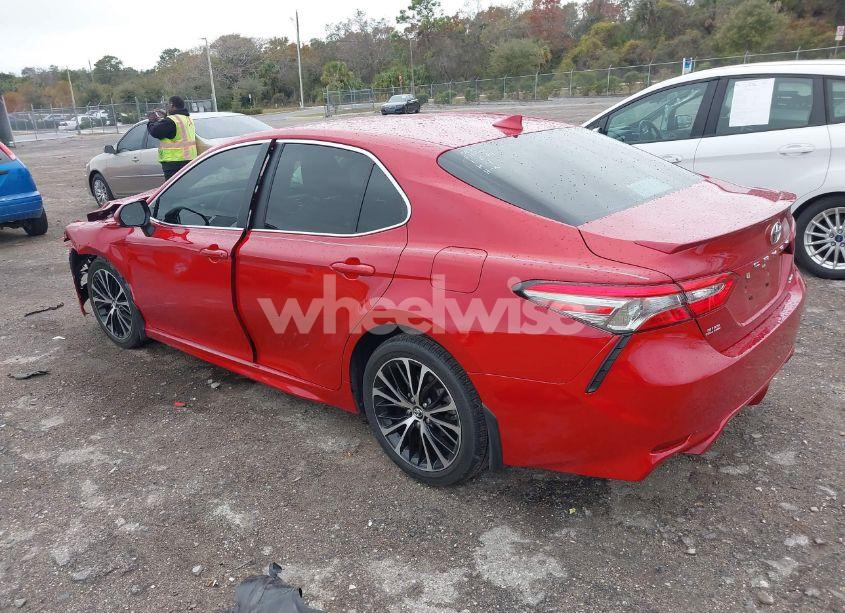 Photo 3 of 2019 Toyota Camry SE (VIN 4T1B11HK6KU167682)