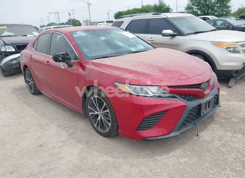 2019 Toyota Camry SE (VIN 4T1B11HK6KU169187) main photo