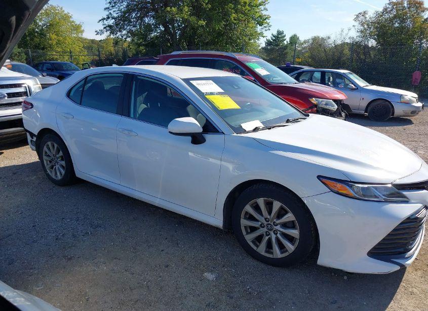 Photo 13 of 2019 Toyota Camry LE (VIN 4T1B11HK6KU195742)