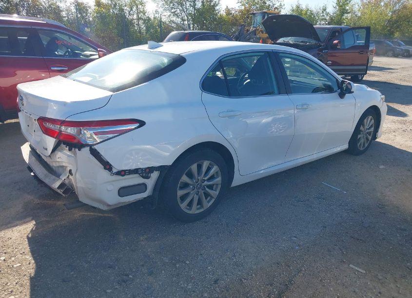 Photo 4 of 2019 Toyota Camry LE (VIN 4T1B11HK6KU195742)