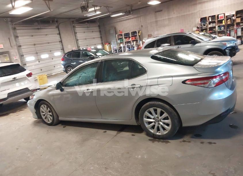 Photo 14 of 2019 Toyota Camry LE (VIN 4T1B11HK6KU210613)