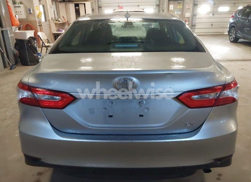 Photo 16 of 2019 Toyota Camry LE (VIN 4T1B11HK6KU210613)