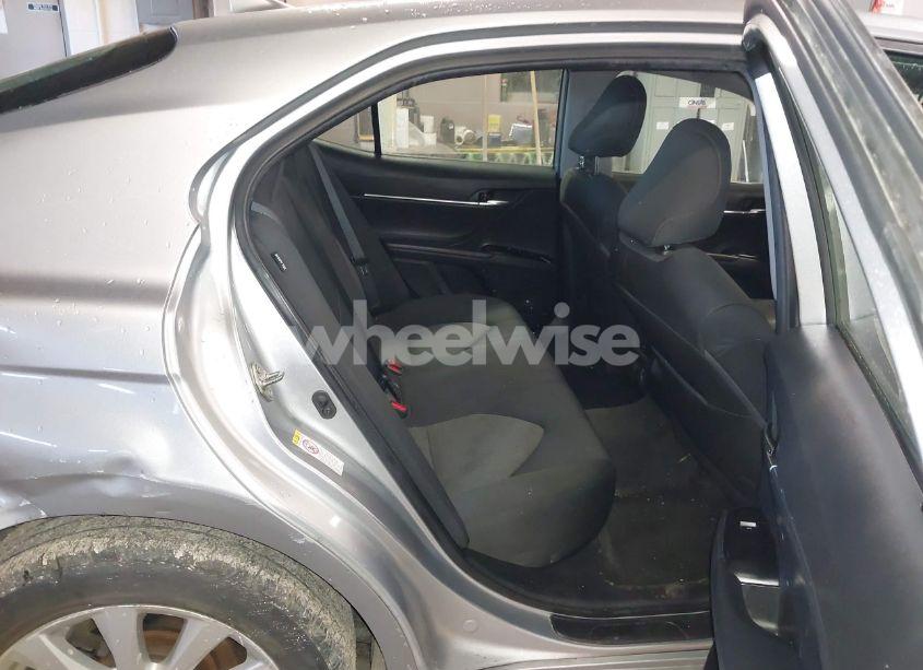 Photo 8 of 2019 Toyota Camry LE (VIN 4T1B11HK6KU210613)