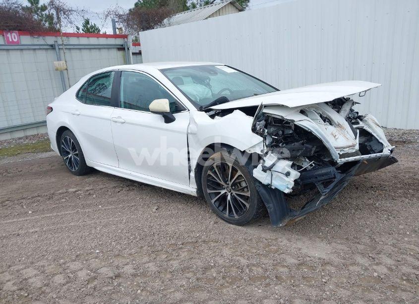 2019 Toyota Camry SE (VIN 4T1B11HK6KU229971) main photo