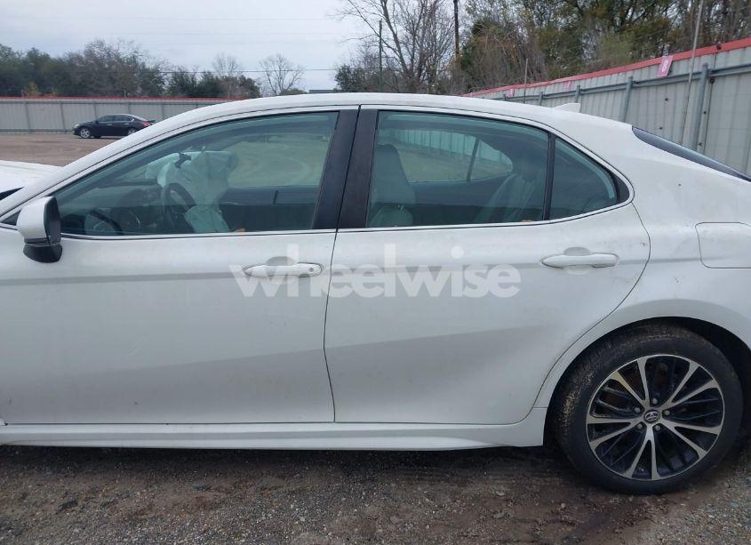 Photo 14 of 2019 Toyota Camry SE (VIN 4T1B11HK6KU229971)