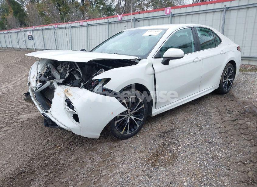 Photo 2 of 2019 Toyota Camry SE (VIN 4T1B11HK6KU229971)