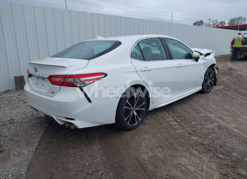 Photo 4 of 2019 Toyota Camry SE (VIN 4T1B11HK6KU229971)