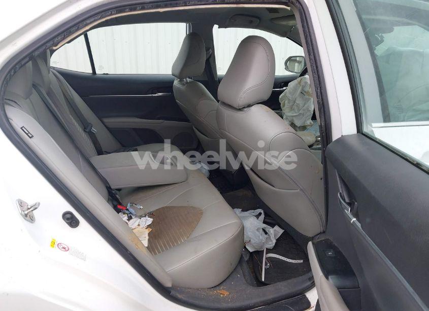 Photo 8 of 2019 Toyota Camry SE (VIN 4T1B11HK6KU229971)