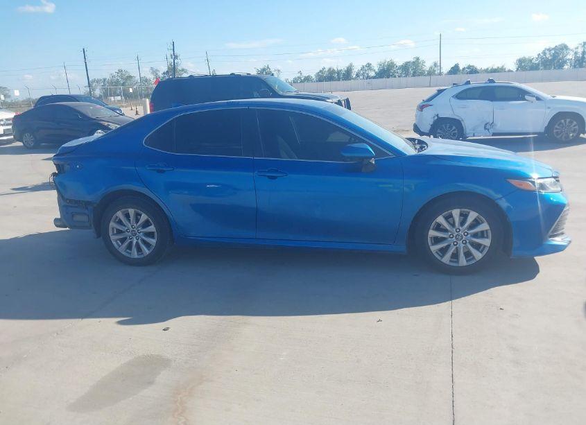 Photo 13 of 2019 Toyota Camry LE (VIN 4T1B11HK6KU236855)